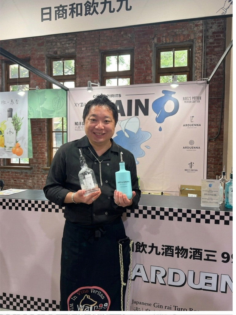 展示会での井上佑輔