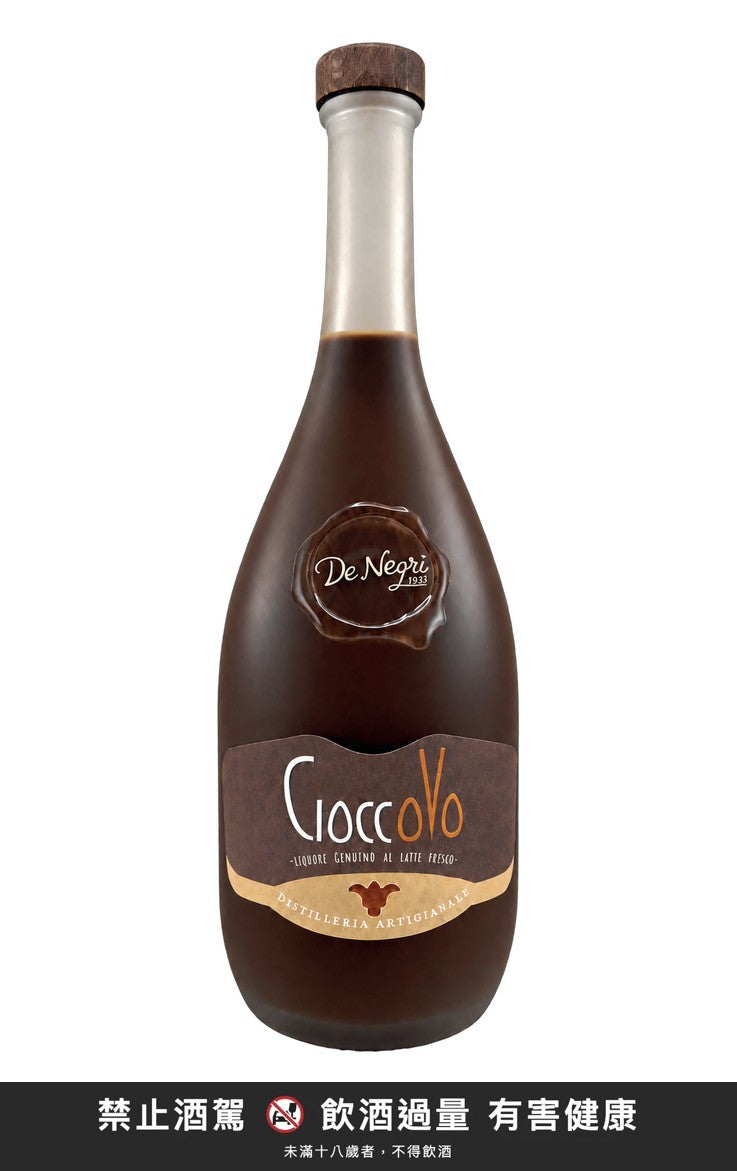 De Negri {'t': 'De Negri CioccOvo 700ml', 'h': 'Crema di liquore al cacao e uovo', 'b': 'Liquore cremoso con latte fresco, tuorli e cacao in polvere. 16% vol. Agitare bene e servire a temperatura ambiente o caldo; con panna montata e un pizzico di cannella diventa un Bombardino. Non conservare in frigorifero per evitare che si solidifichi.', 'm': 'Liquore cremoso al cacao e uovo.'} 700ml｜禁止酒駕 飲酒過量有害健康
