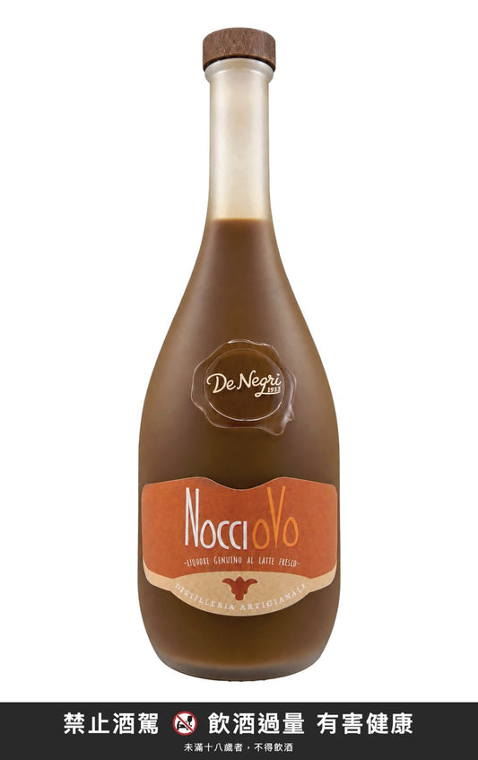 De Negri {'t': 'De Negri NocciOvo 700ml', 'h': 'Crema di liquore alla nocciola tostata e uovo', 'b': 'Liquore cremoso con latte fresco, tuorli e pasta di nocciola. 16% vol. Agitare bene e servire a temperatura ambiente o caldo; con panna montata e un pizzico di cannella diventa un Bombardino. Non conservare in frigorifero per evitare che si solidifichi.', 'm': 'Liquore cremoso alla nocciola e uovo.'} 700ml｜禁止酒駕 飲酒過量有害健康