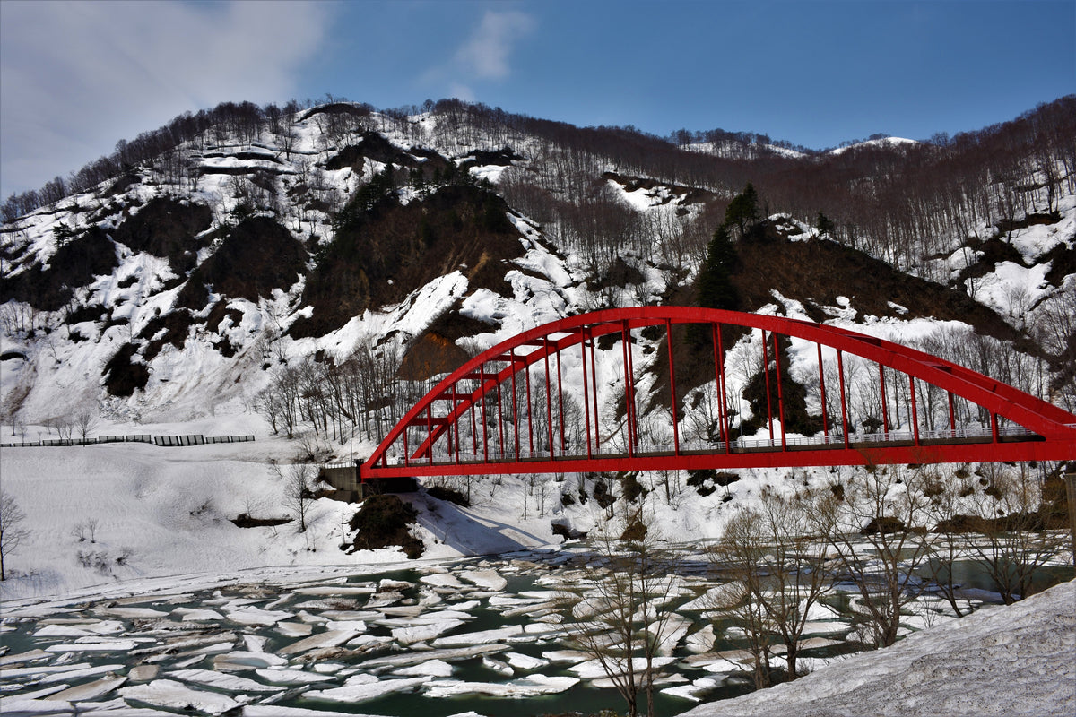 The Aburuma River in Uonuma, carrying snowmelt